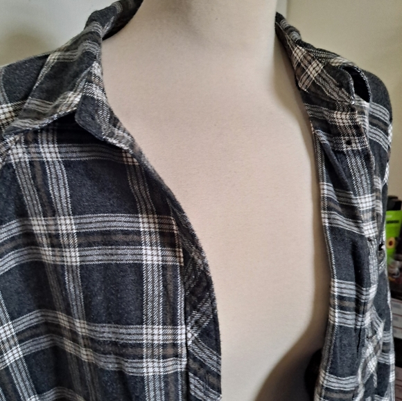 Flannels. 🌈 - Picture 2 of 6